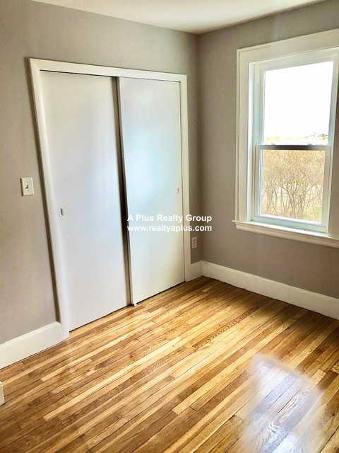 36 Lexington Ave, Hyde Park