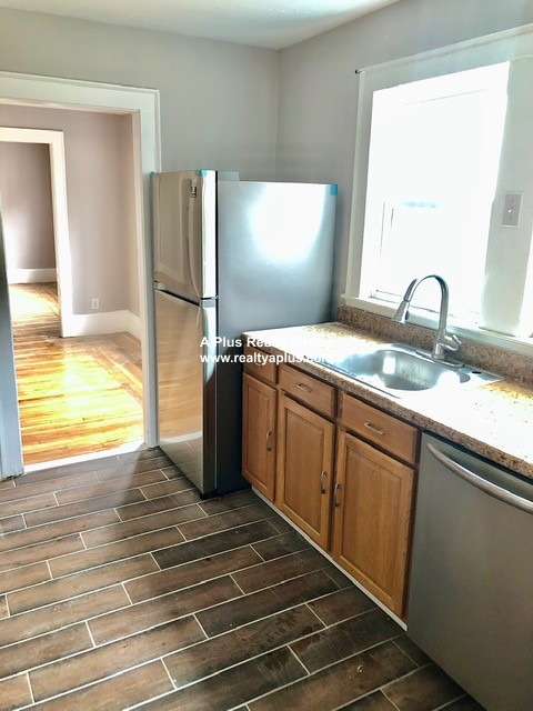 36 Lexington Ave, Hyde Park