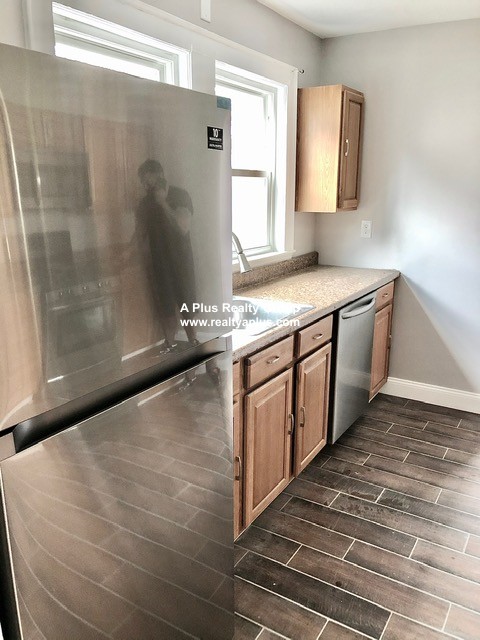 36 Lexington Ave, Hyde Park