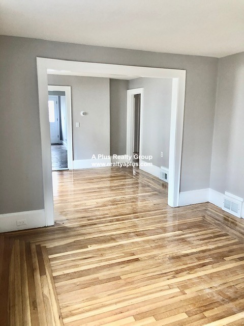 36 Lexington Ave, Hyde Park