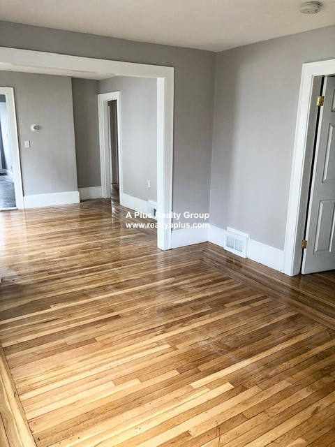 36 Lexington Ave, Hyde Park