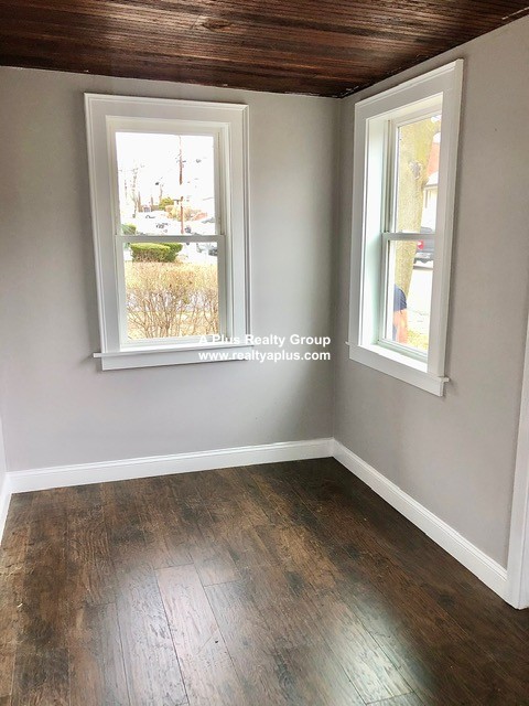 36 Lexington Ave, Hyde Park