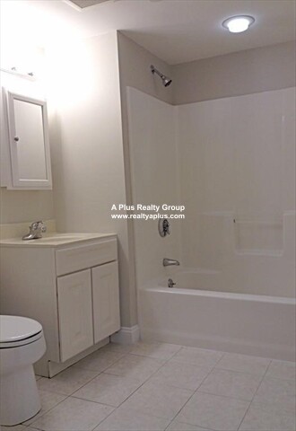 1522 Vfw Pkwy, West Roxbury