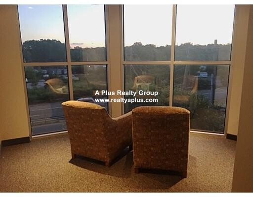 1522 Vfw Pkwy, West Roxbury