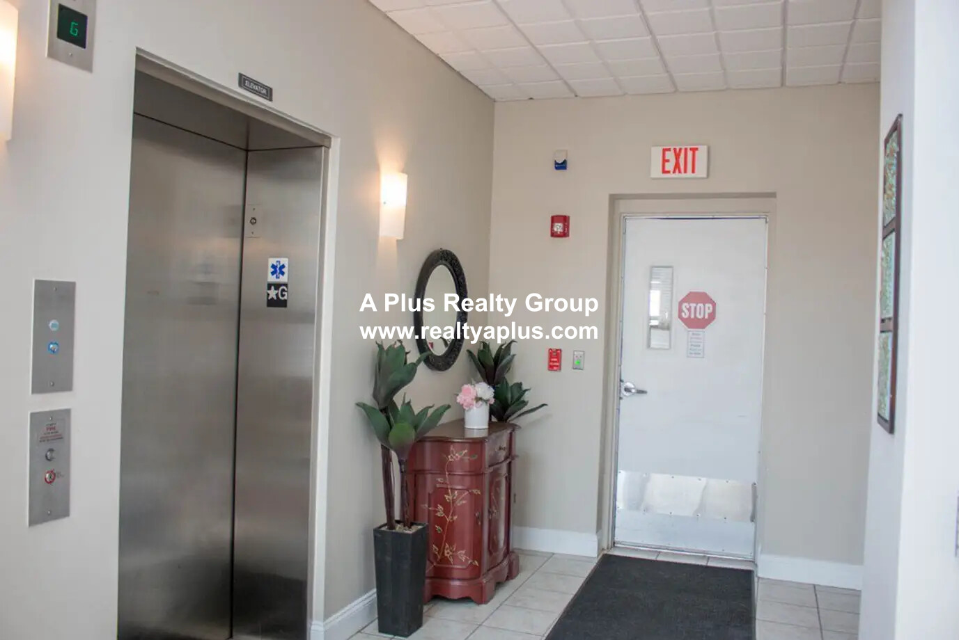 1522 Vfw Pkwy, West Roxbury