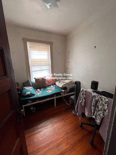 https://ygl-photos.s3.us-west-004.backblazeb2.com/659W67fd98412cf3c.jpg