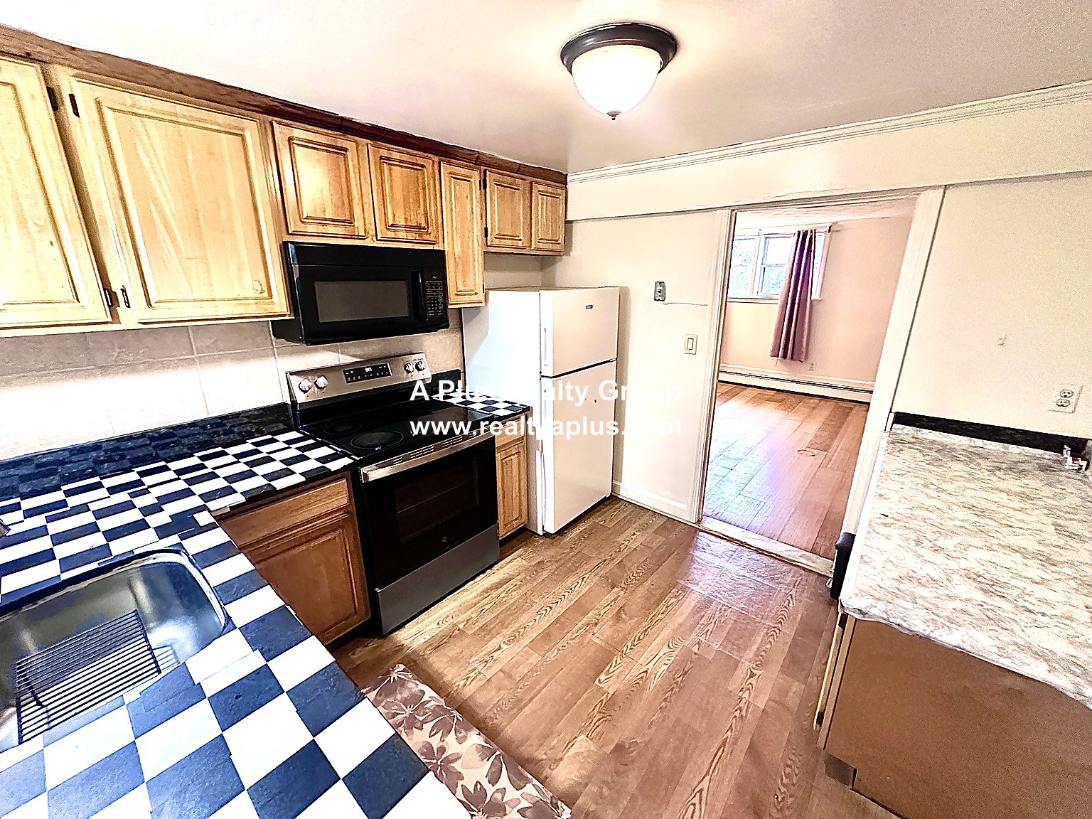 Photos of apartment on Cummins Hwy,Boston MA 02136