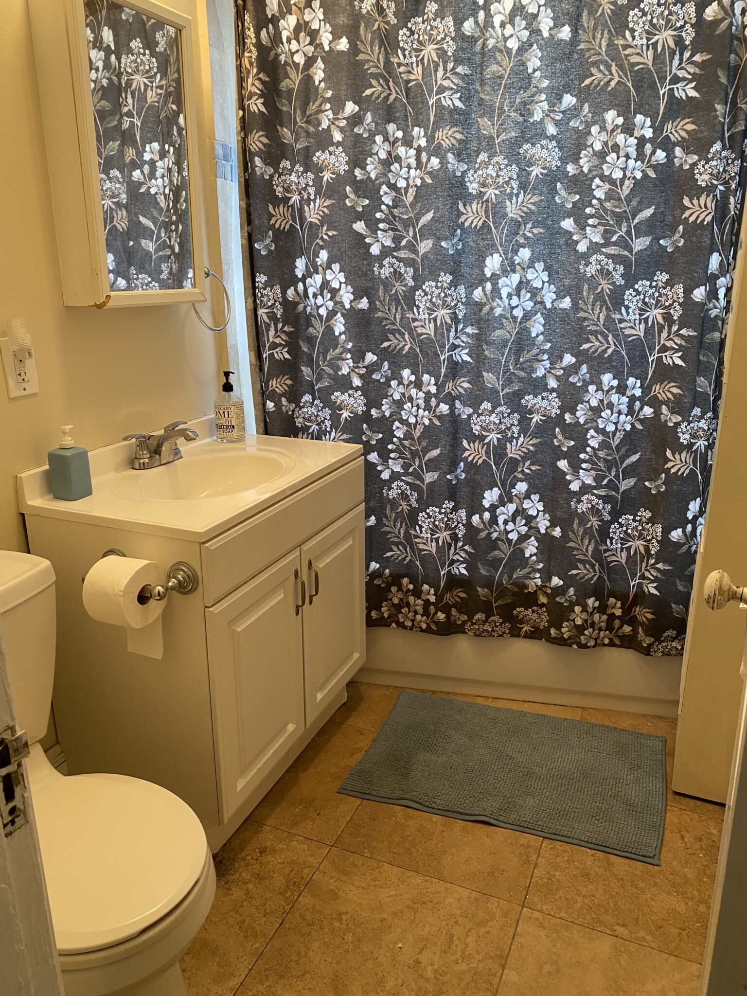 3 bed, 1 bath apartment for rent at 1325 Commonwealth Ave Unit 21, Allston — photo 17 of 21
