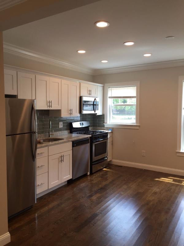 4 bed, 2 bath apartment for rent at 47 Notre Dame St Unit 2, Roxbury — photo 3 of 10