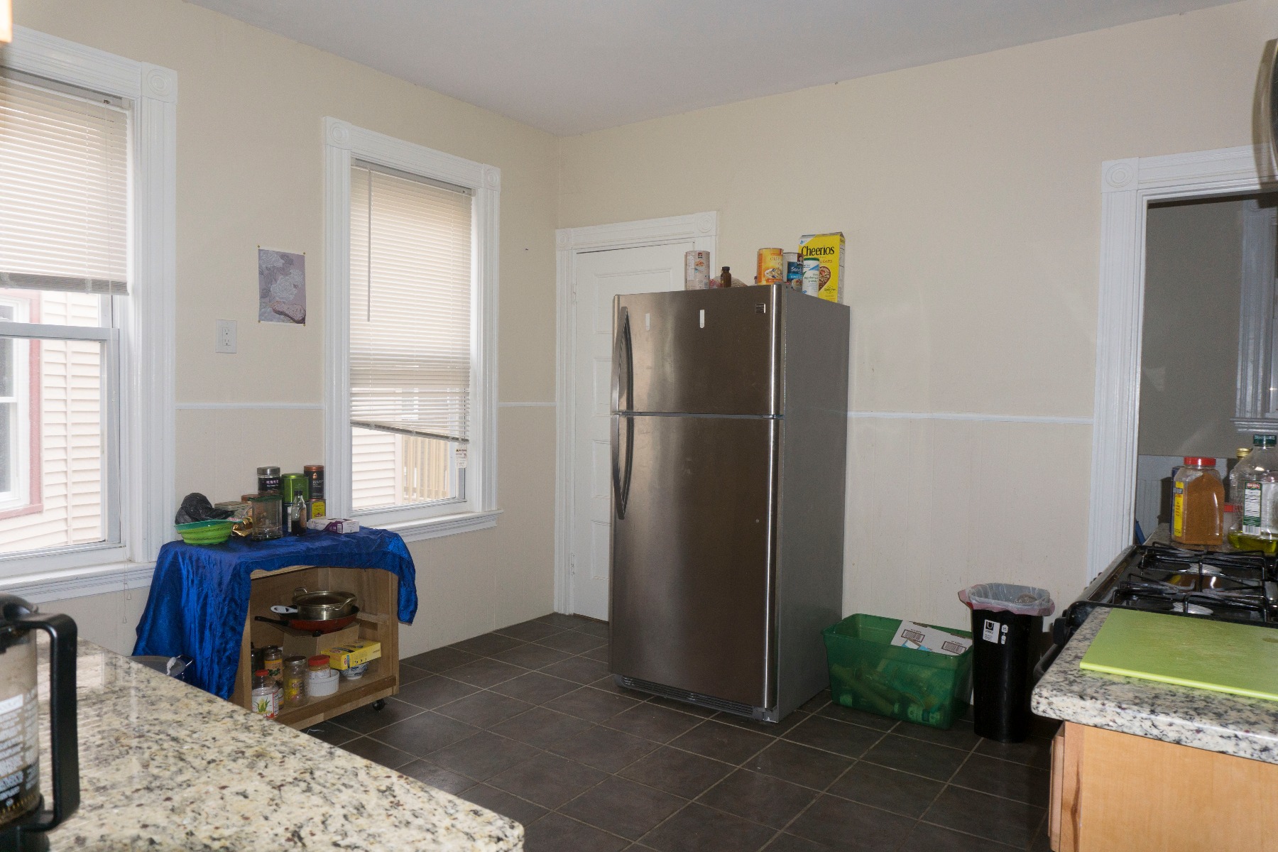 4 bed, 1 bath apartment for rent at 33 Dix St Unit 2, Dorchester — photo 4 of 8
