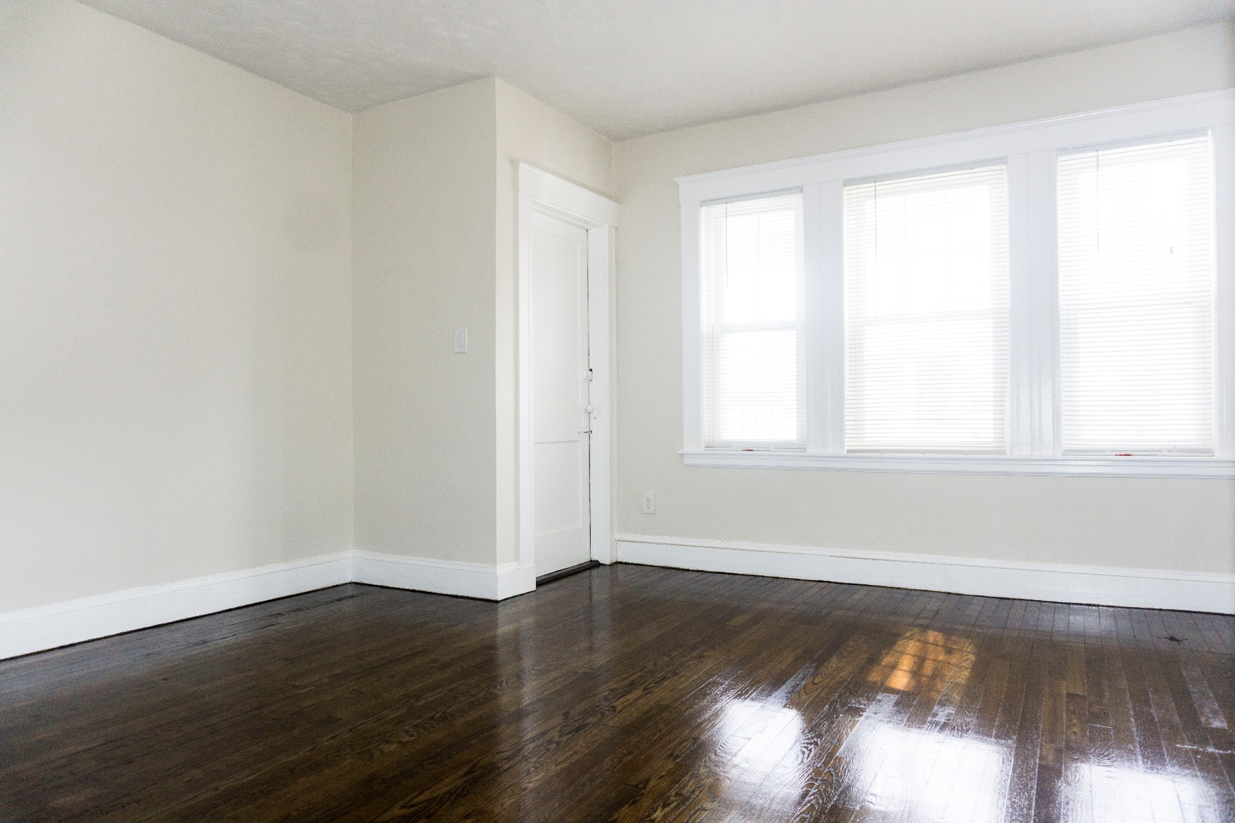 2 bed, 1 bath apartment for rent at 26 School St Unit 6, Jamaica Plain — photo 4 of 9