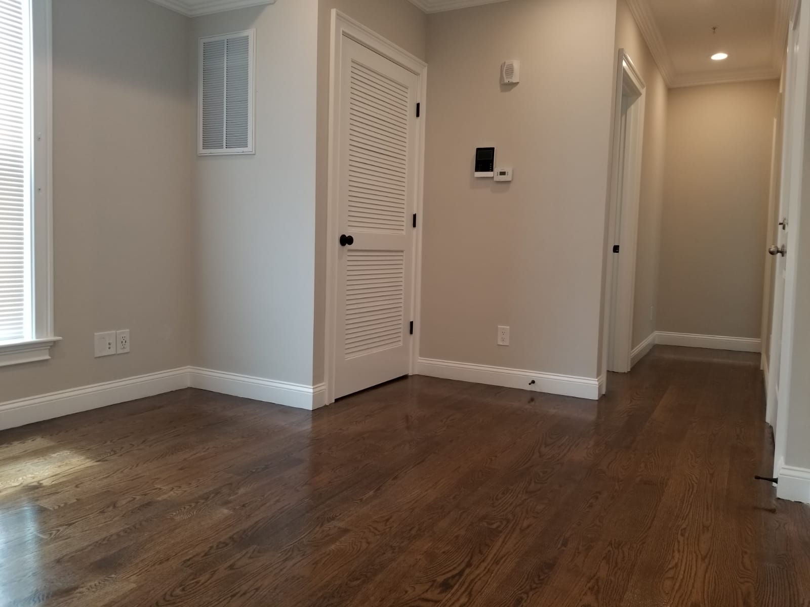 3 bed, 1 bath apartment for rent at 39 West Walnut Park Unit 2, Roxbury — photo 7 of 12