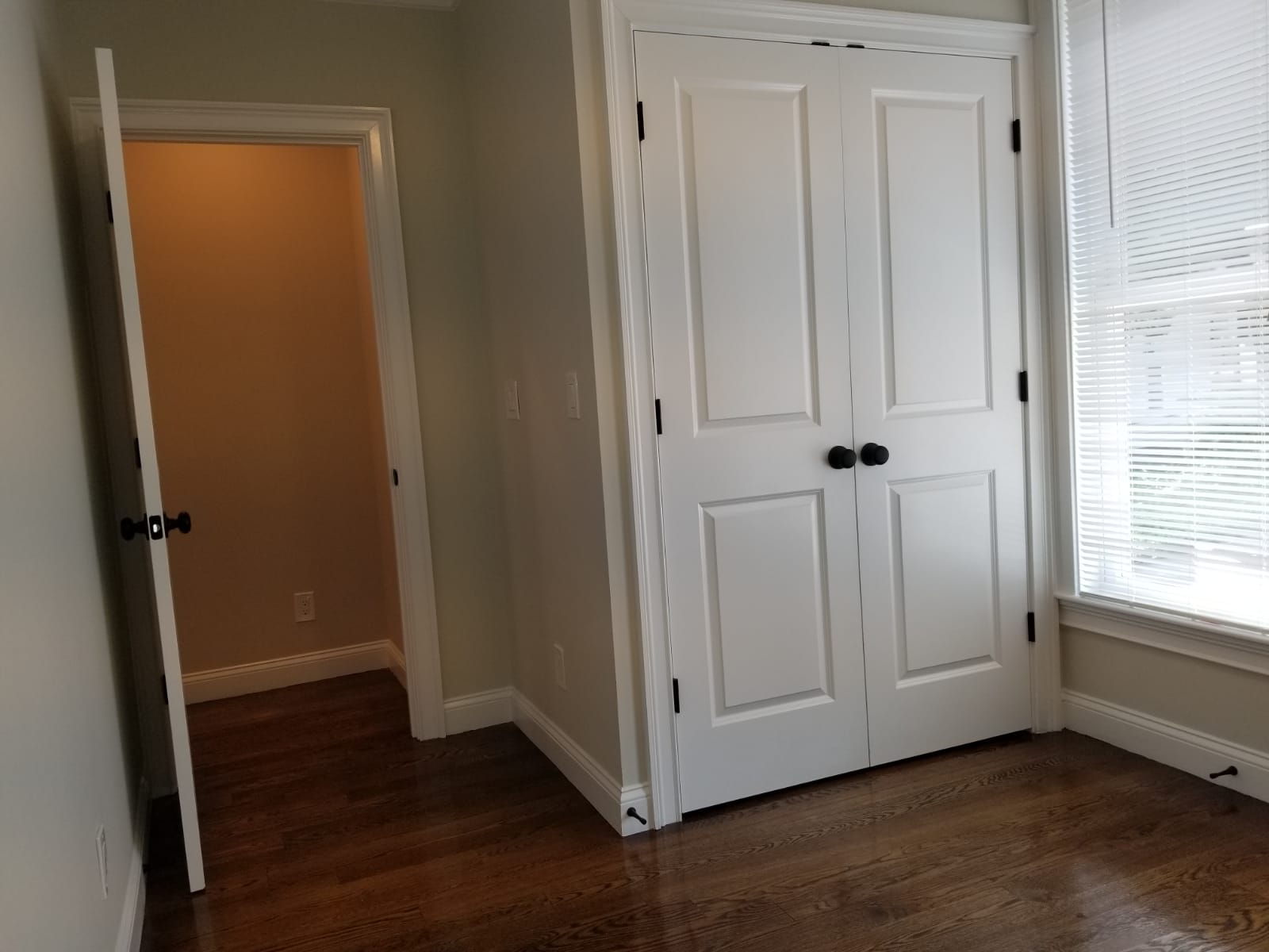 3 bed, 1 bath apartment for rent at 39 West Walnut Park Unit 3, Roxbury — photo 8 of 11