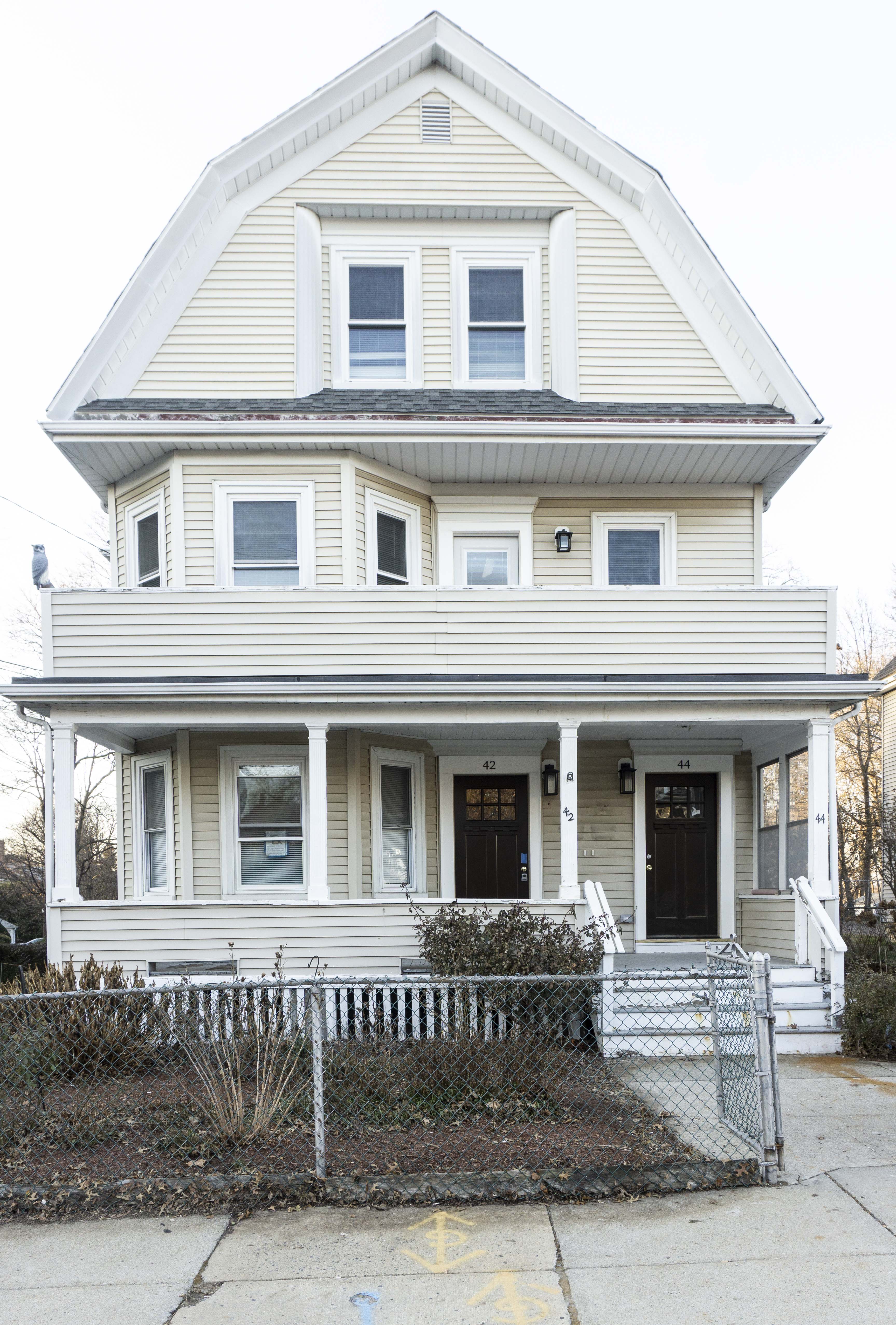 5 bed, 2 bath apartment for rent at 44 Burton St Unit 2A, Brighton — photo 1 of 11