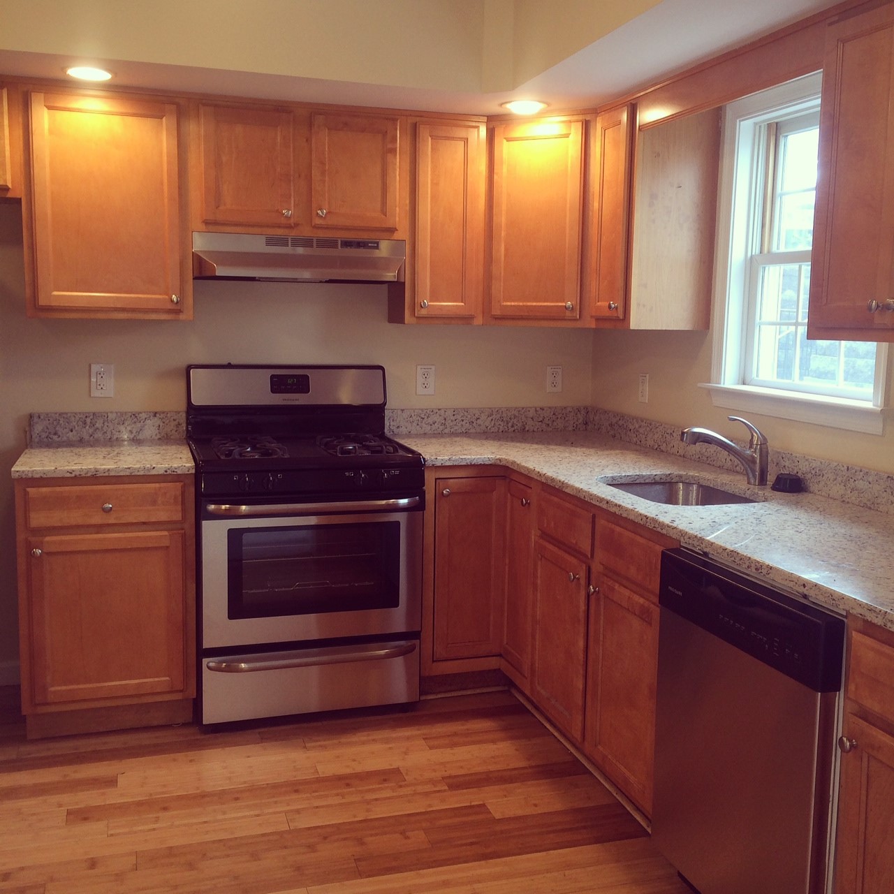 5 bed, 2 bath apartment for rent at 2595 Washington St, Roxbury — photo 2 of 9