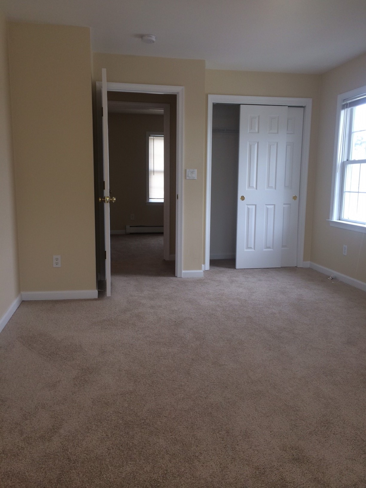 5 bed, 2 bath apartment for rent at 2595 Washington St, Roxbury — photo 4 of 9