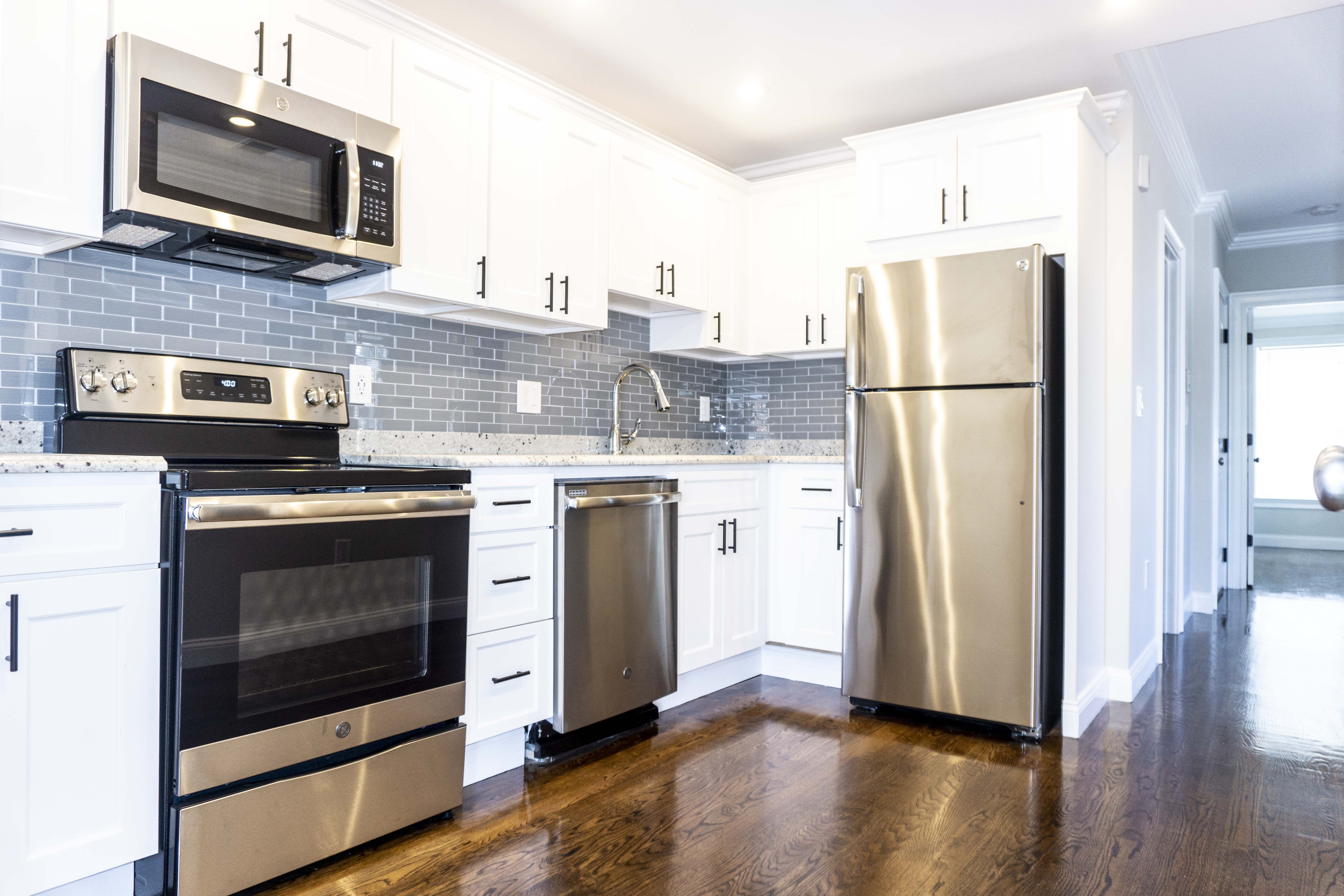 2 bed, 1 bath apartment for rent at 39 West Walnut Park Unit 1, Roxbury — photo 1 of 9