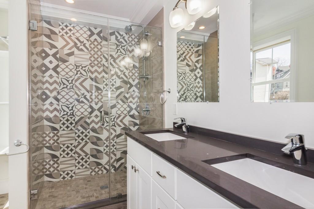 37 R Juniper St, Roxbury