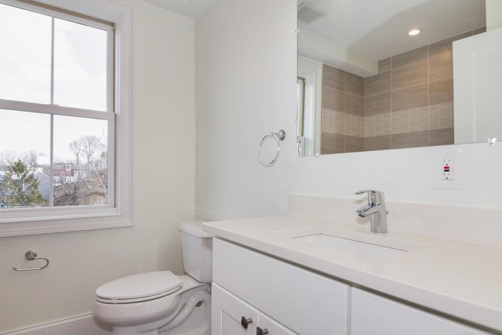 37 R Juniper St, Roxbury