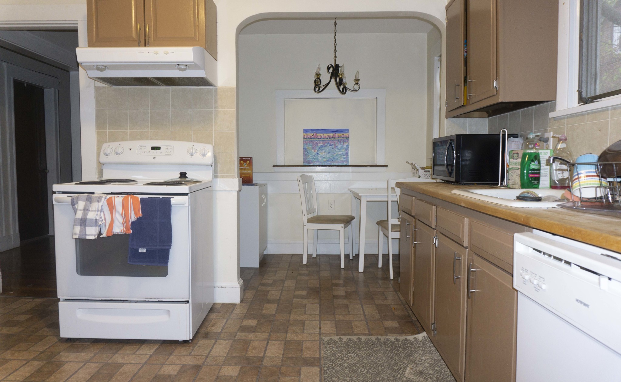 4 bed, 1 bath apartment for rent at 228 Washington St Unit N, Brighton — photo 3 of 10