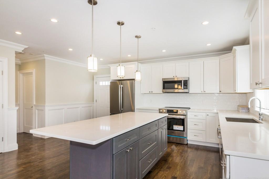 39R Juniper St, Roxbury