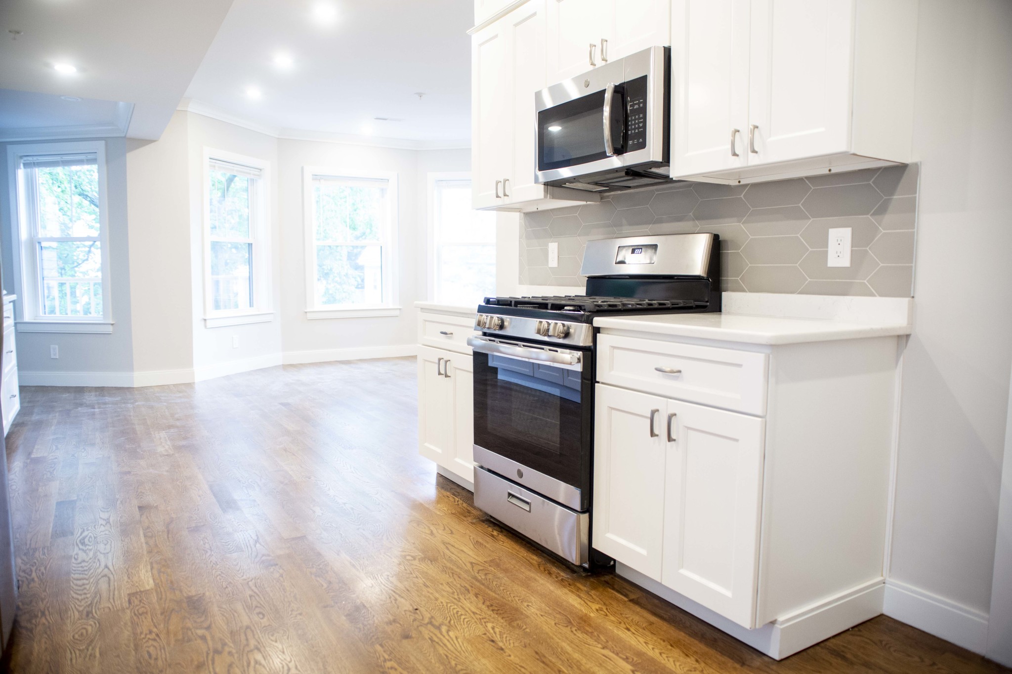 4 bed, 2 bath apartment for rent at 55 Quint Ave Unit 2, Allston — photo 2 of 12