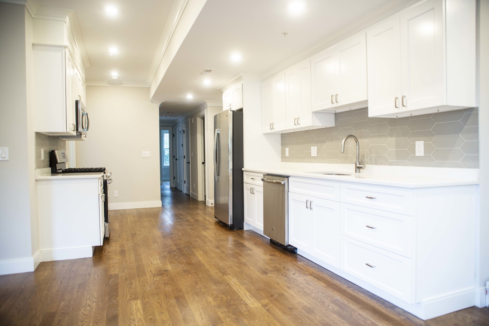 4 bed, 2 bath apartment for rent at 55 Quint Ave Unit 2, Allston — photo 3 of 12
