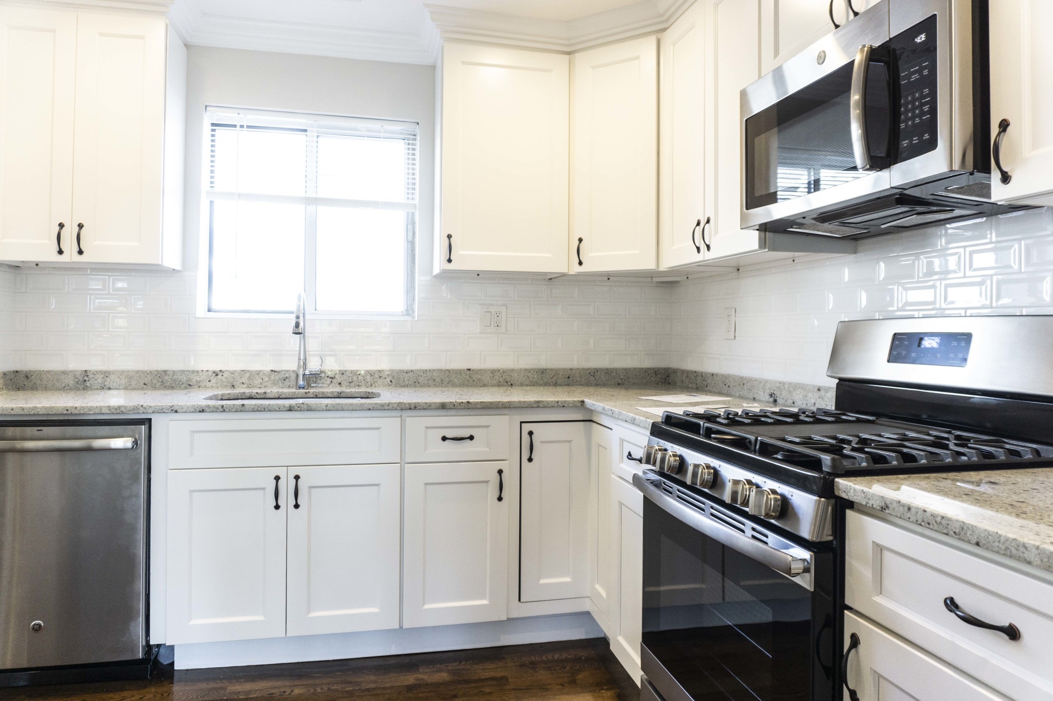 391 Hyde Park Ave, Jamaica Plain