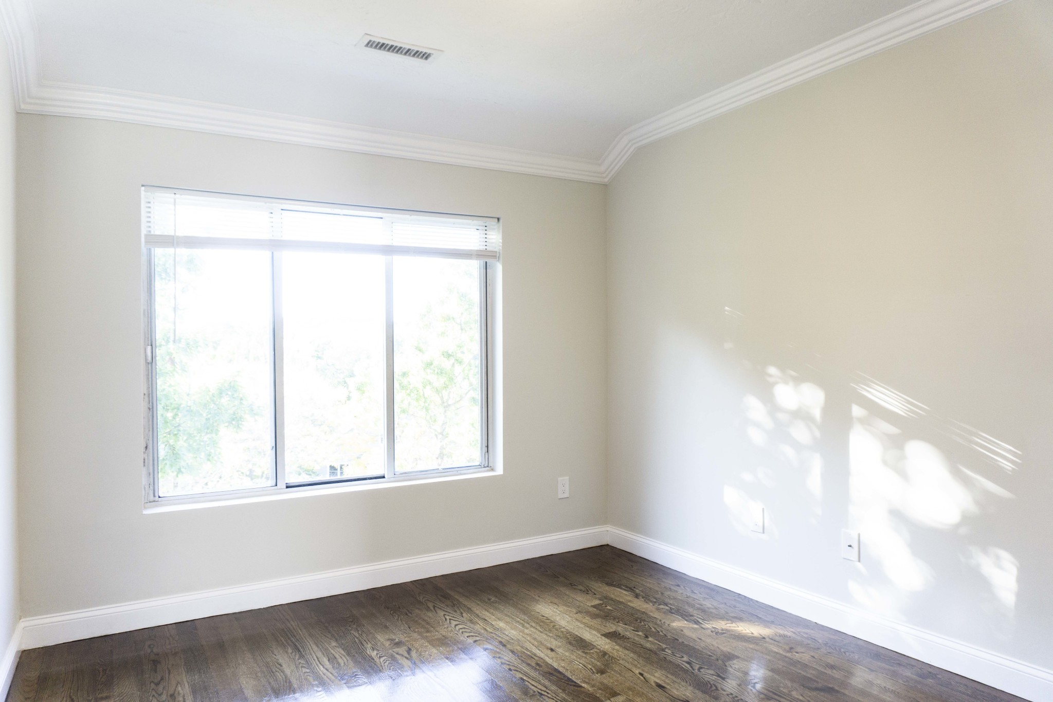 391 Hyde Park Ave, Jamaica Plain