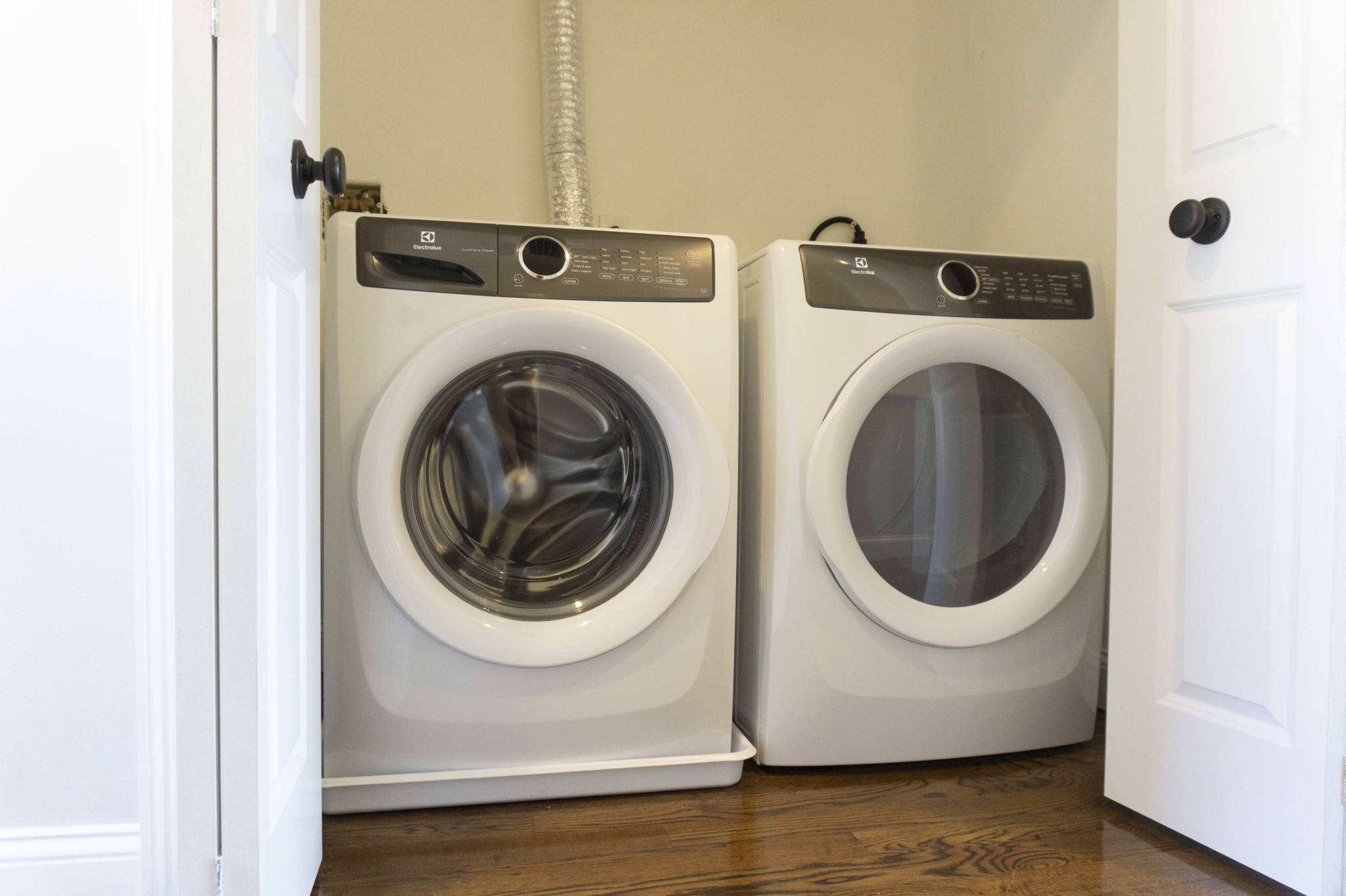 391 Hyde Park Ave, Jamaica Plain