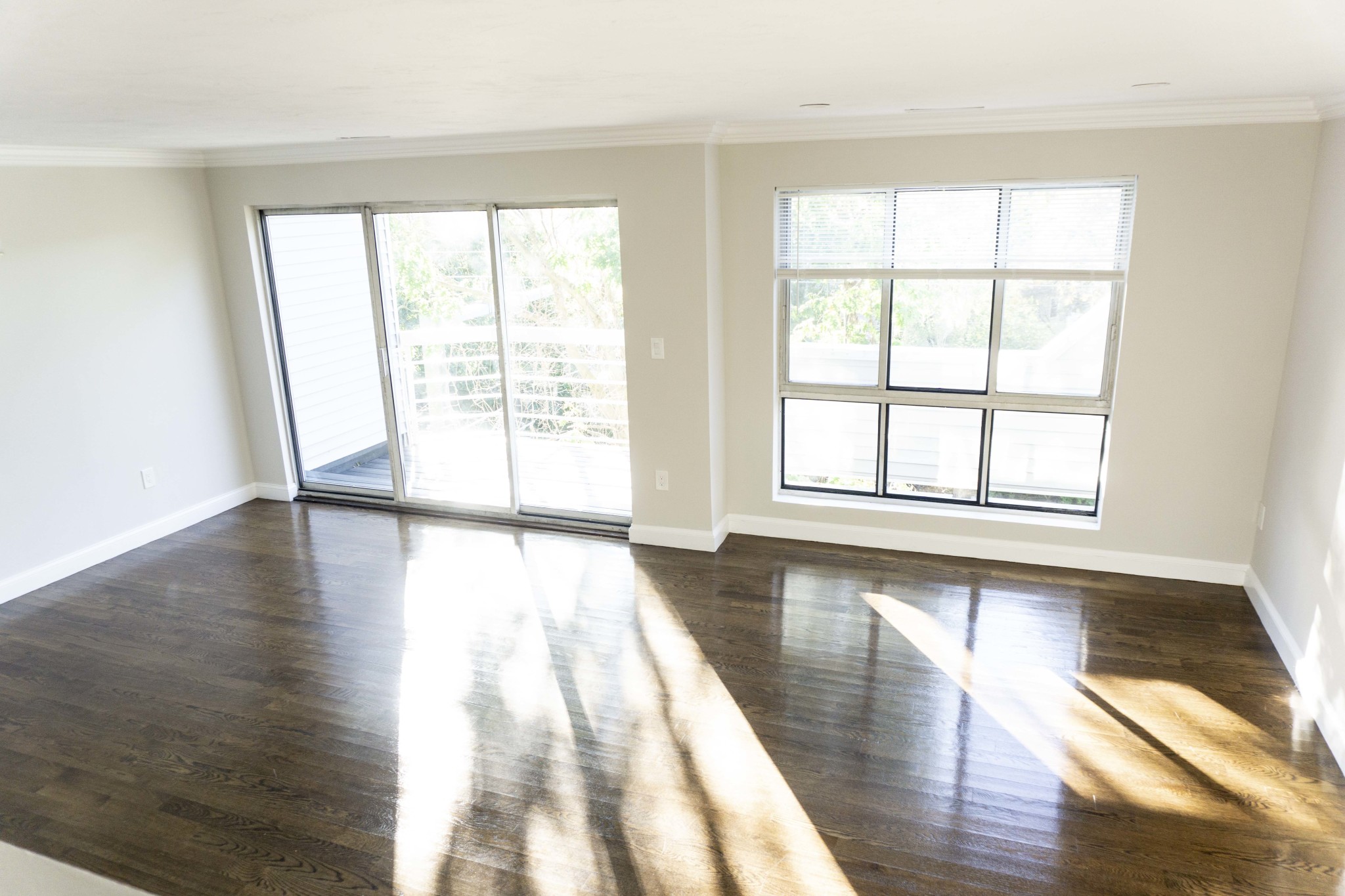 391 Hyde Park Ave, Jamaica Plain