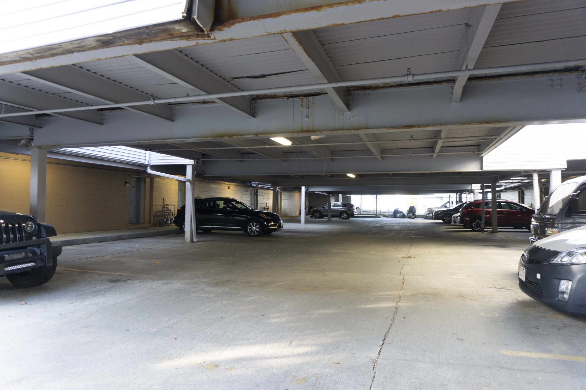 391 Hyde Park Ave, Jamaica Plain