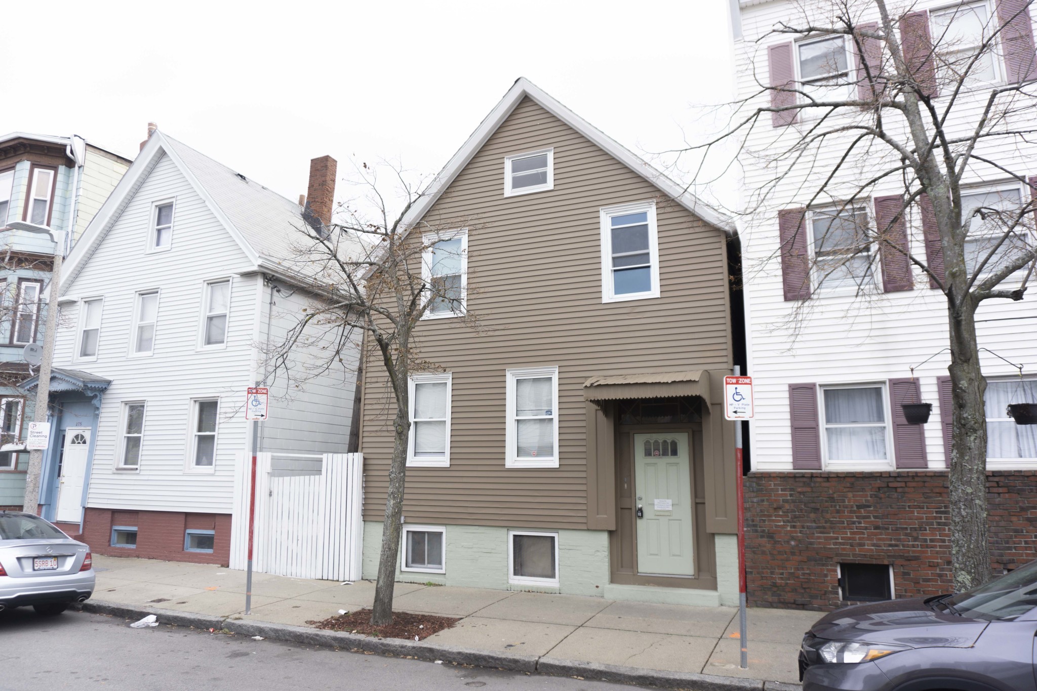 273 Havre St, East Boston