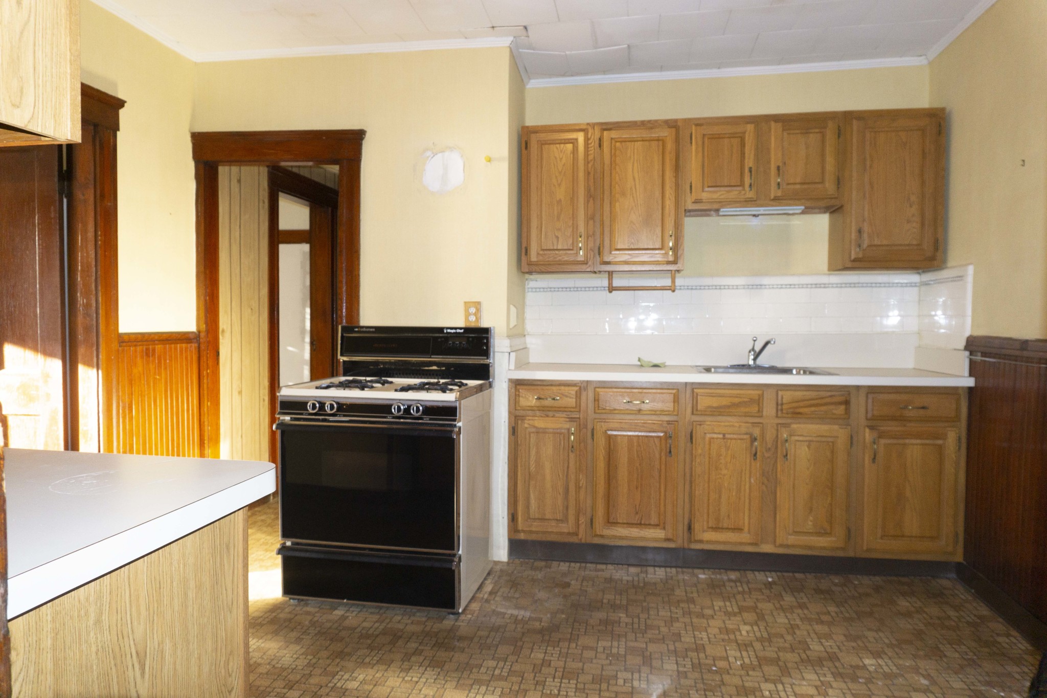 3 bed, 1 bath apartment for rent at 474 Western Ave Unit 1, Brighton — photo 2 of 13