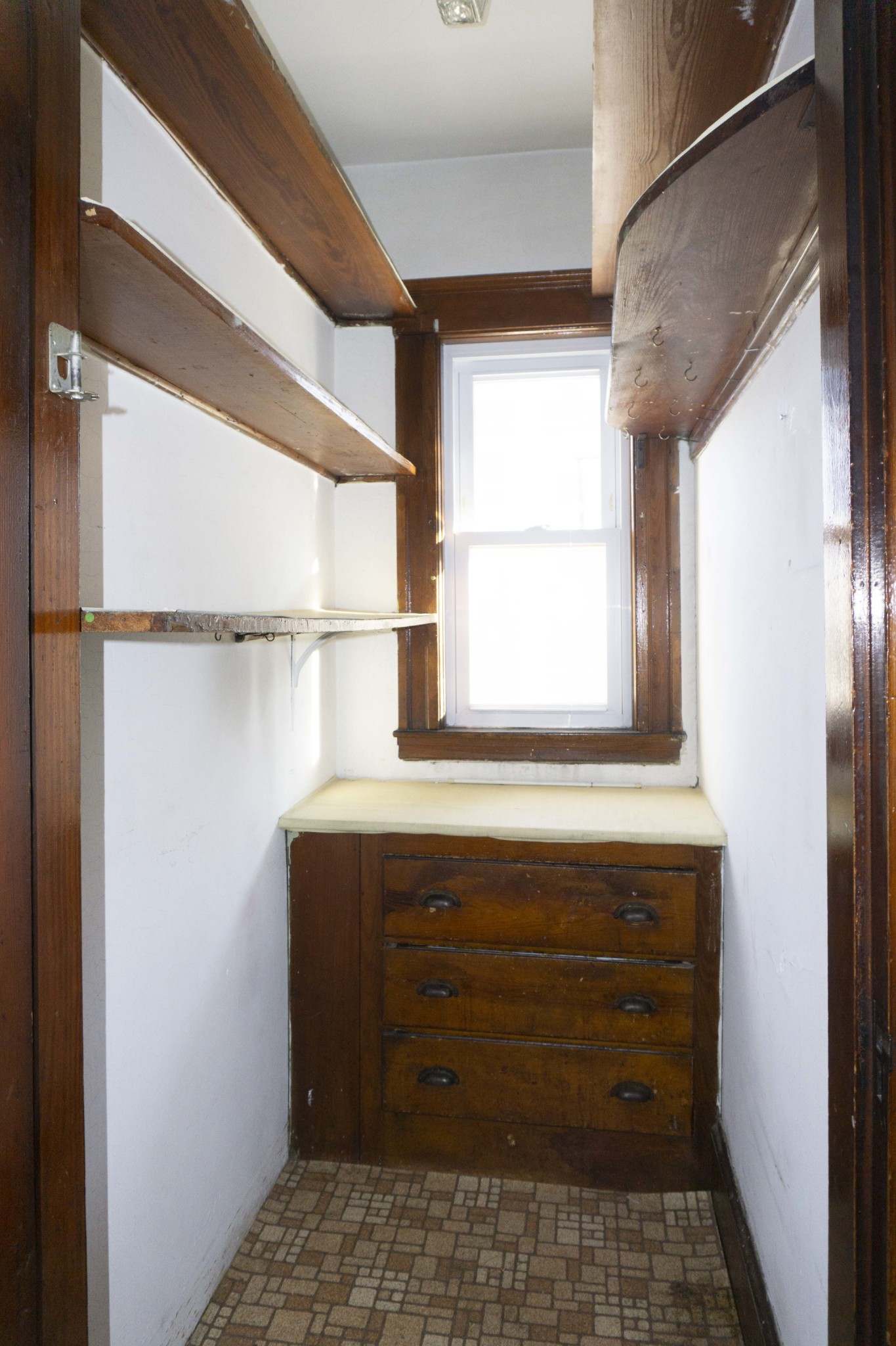 3 bed, 1 bath apartment for rent at 474 Western Ave Unit 1, Brighton — photo 10 of 13