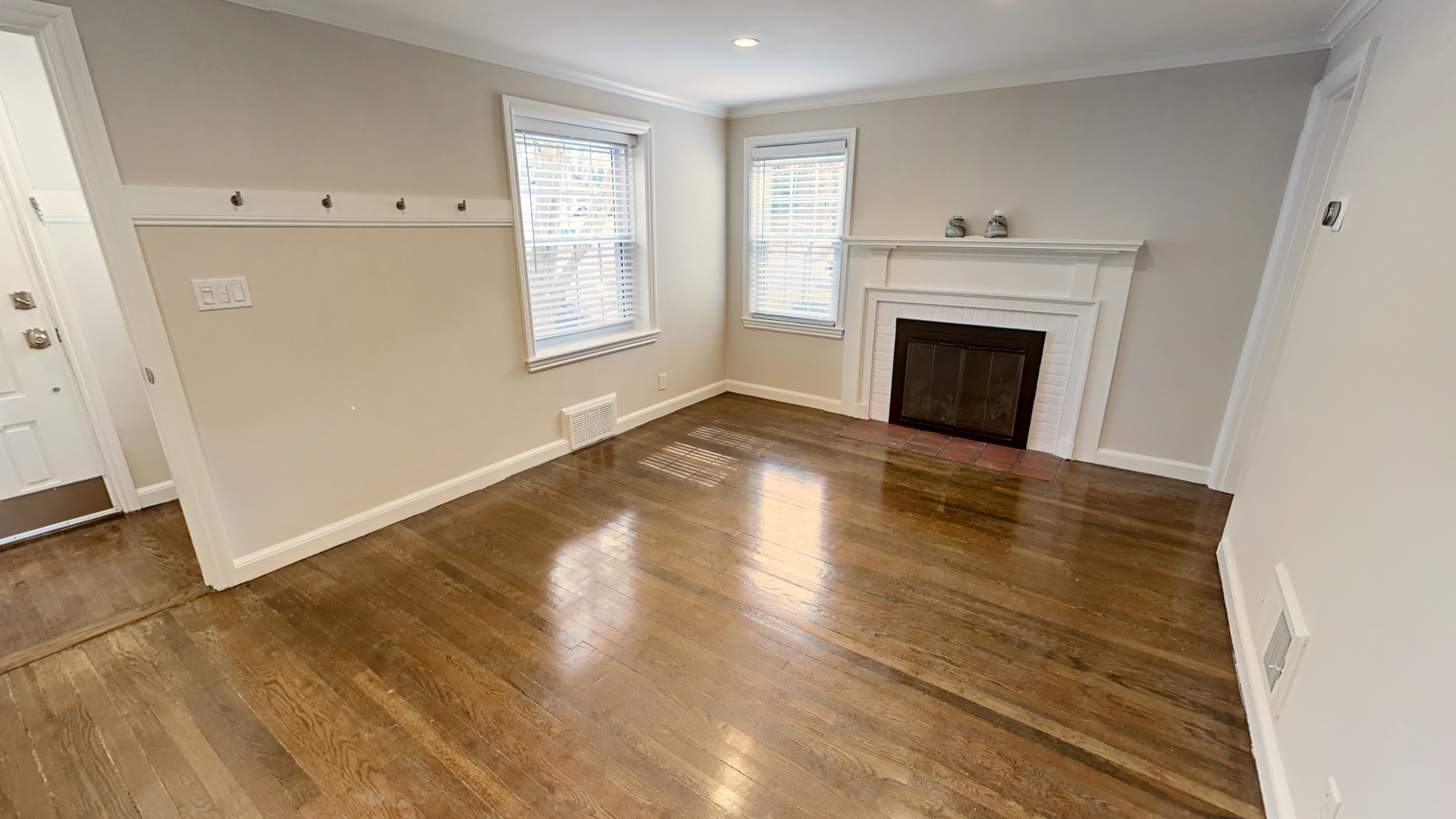 6 bed, 3 bath apartment for rent at 23 Drew Rd, Chestnut Hill — photo 6 of 17