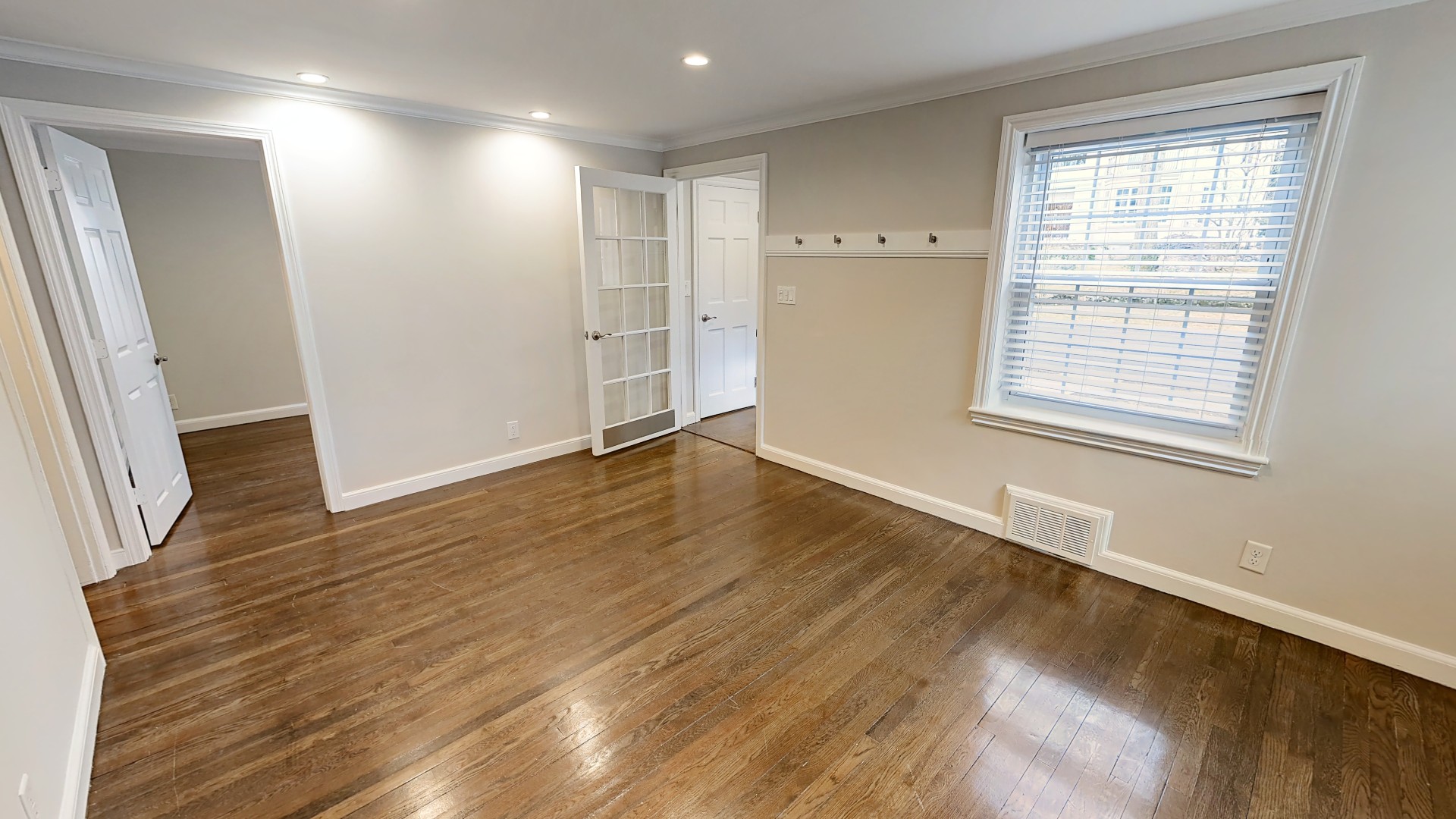 6 bed, 3 bath apartment for rent at 23 Drew Rd, Chestnut Hill — photo 7 of 17