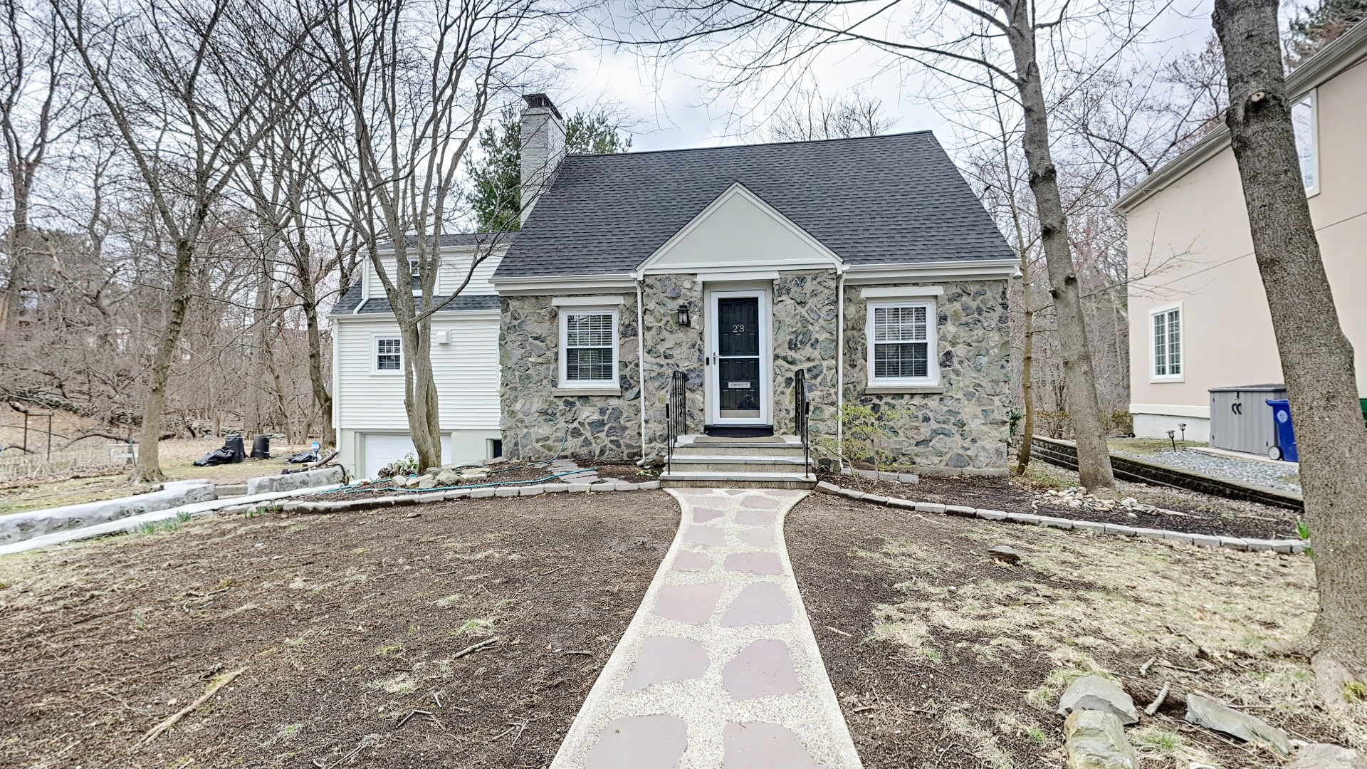 6 bed, 3 bath apartment for rent at 23 Drew Rd, Chestnut Hill — photo 2 of 17