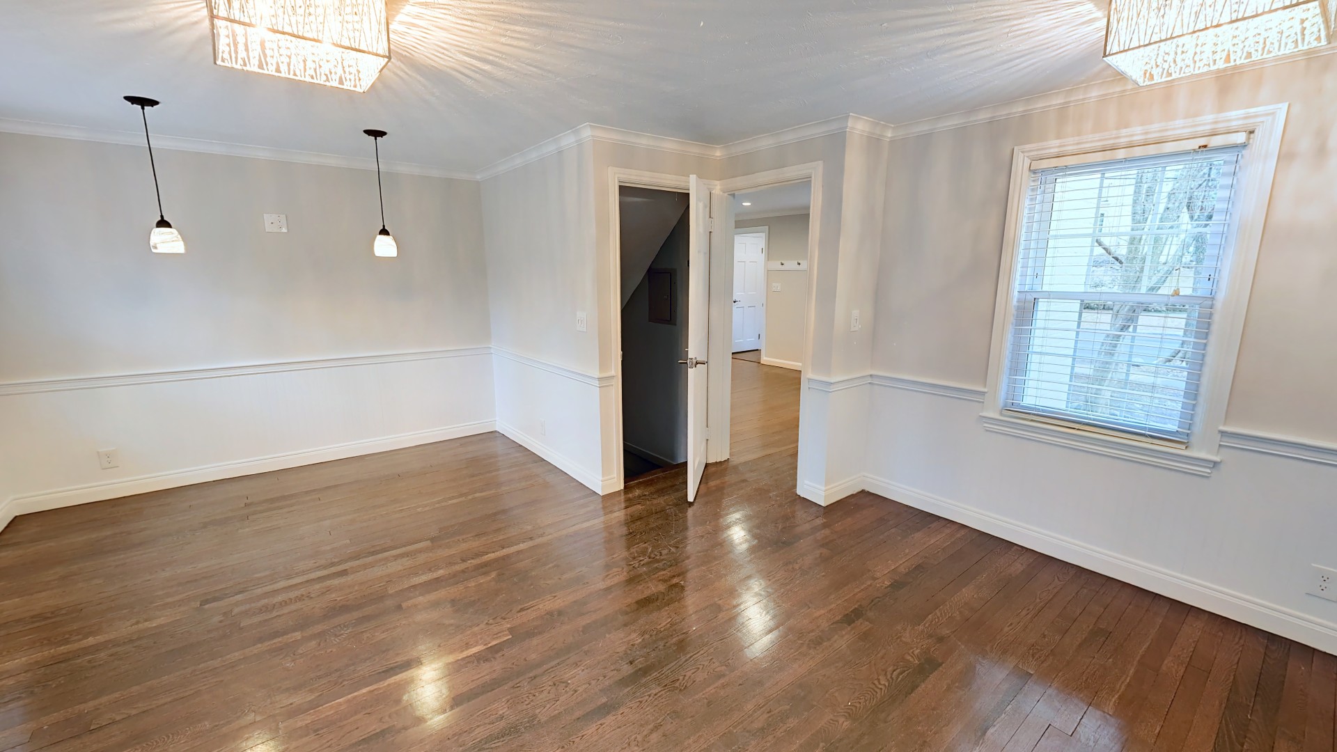 6 bed, 3 bath apartment for rent at 23 Drew Rd, Chestnut Hill — photo 5 of 17