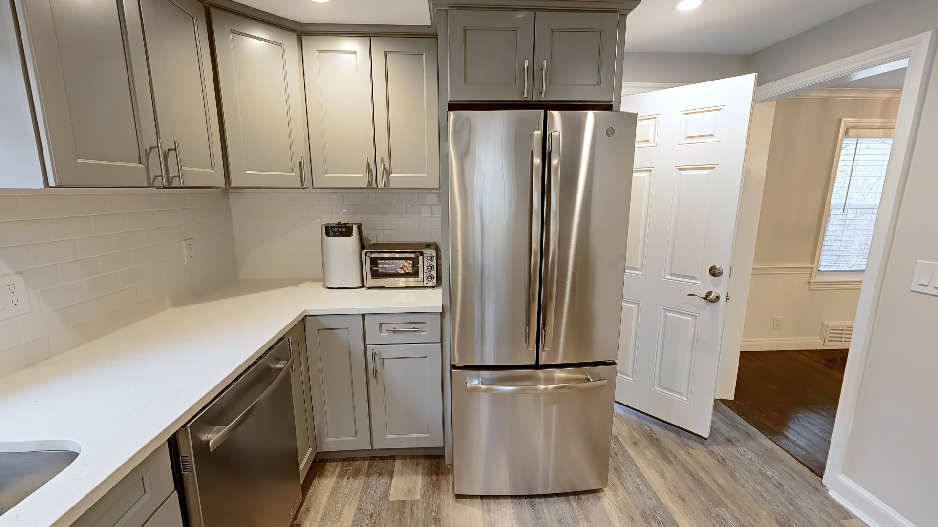 6 bed, 3 bath apartment for rent at 23 Drew Rd, Chestnut Hill — photo 4 of 17