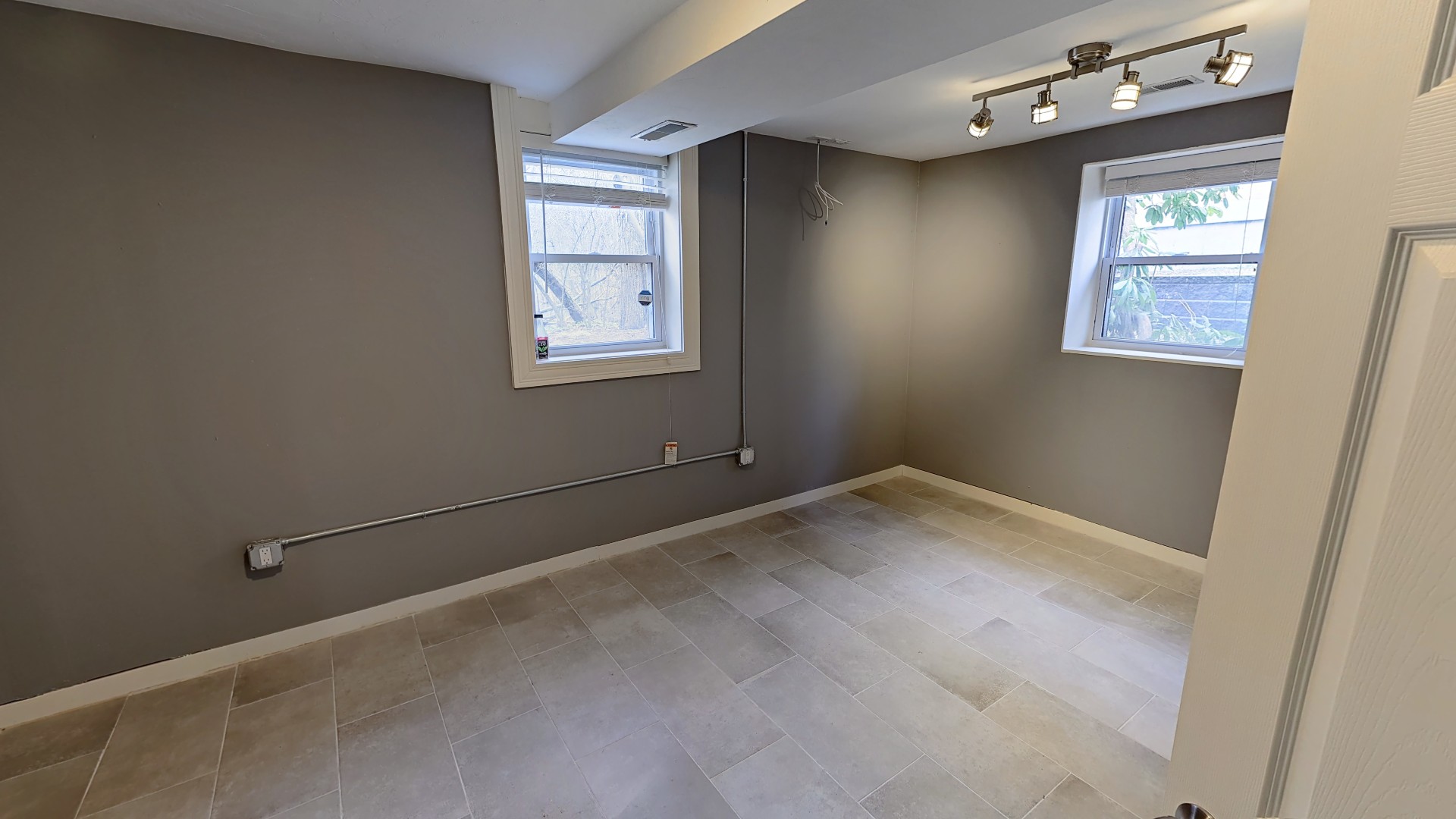 6 bed, 3 bath apartment for rent at 23 Drew Rd, Chestnut Hill — photo 15 of 17