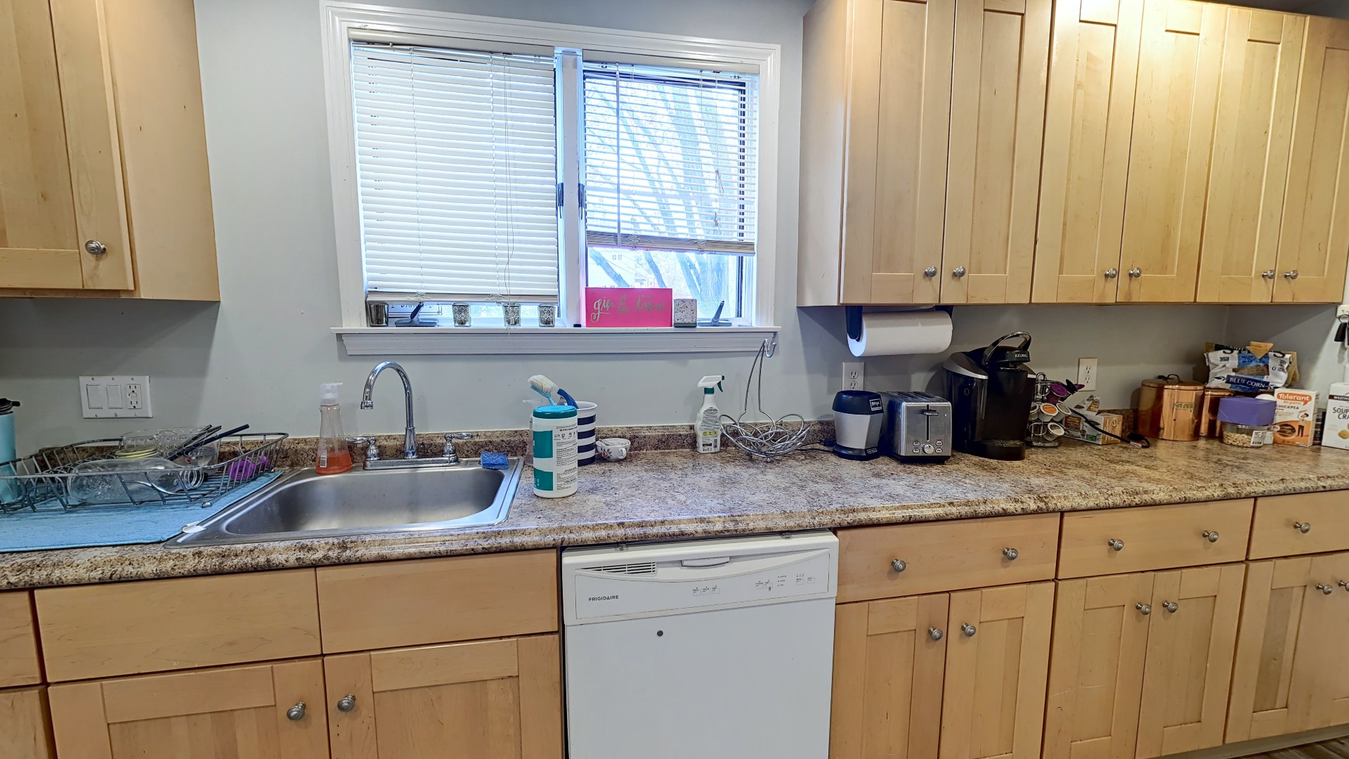 4 bed, 2 bath apartment for rent at 226 Washington St Unit 1, Brighton — photo 4 of 24