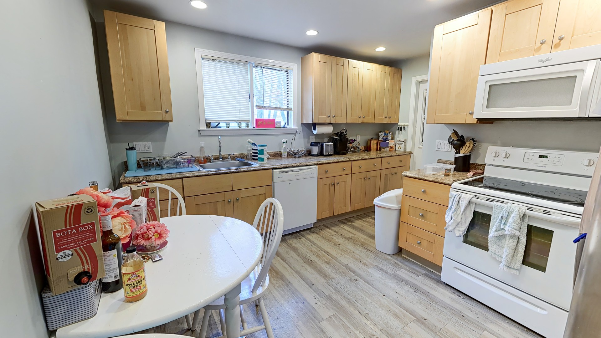 4 bed, 2 bath apartment for rent at 226 Washington St Unit 1, Brighton — photo 3 of 24