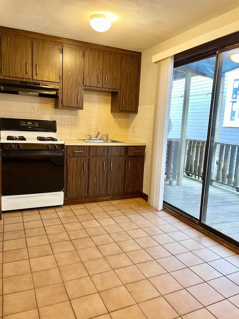 87 Cottage St, East Boston