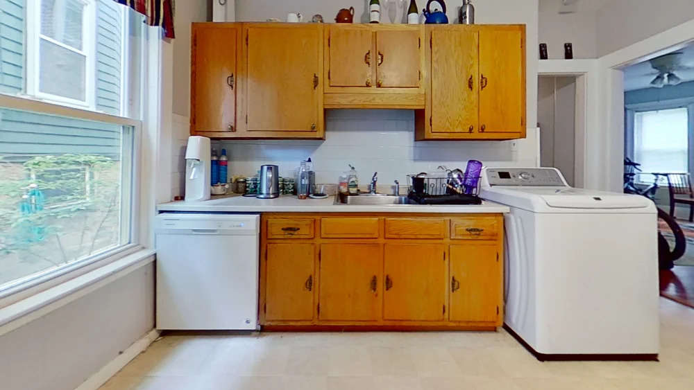 3 bed, 1 bath apartment for rent at 26 Bigelow St Unit 1, Boston — photo 2 of 9