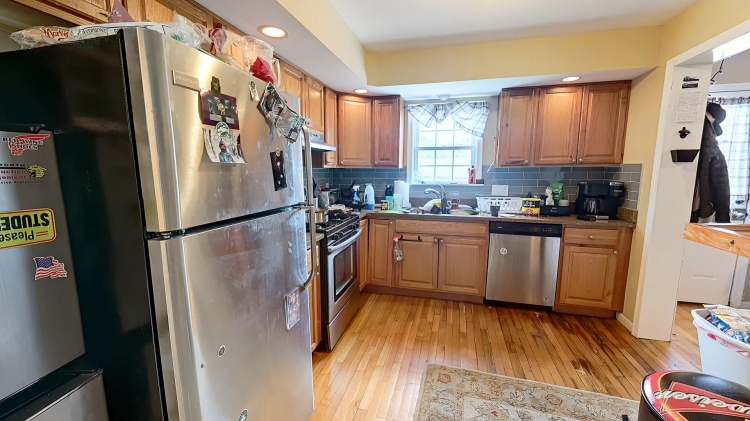 37 Juniper St, Roxbury