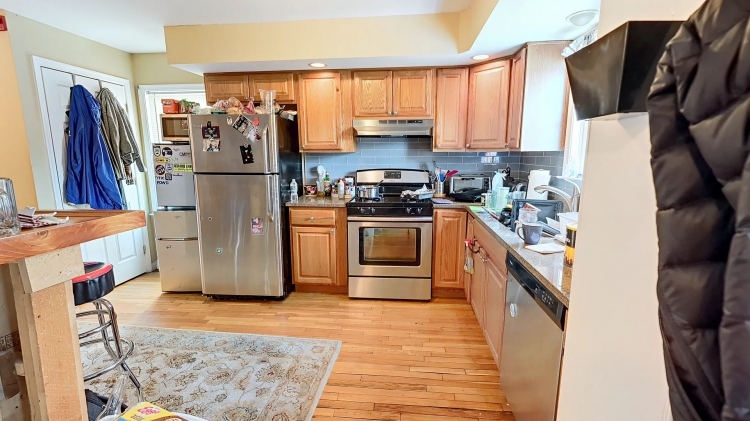 37 Juniper St, Roxbury