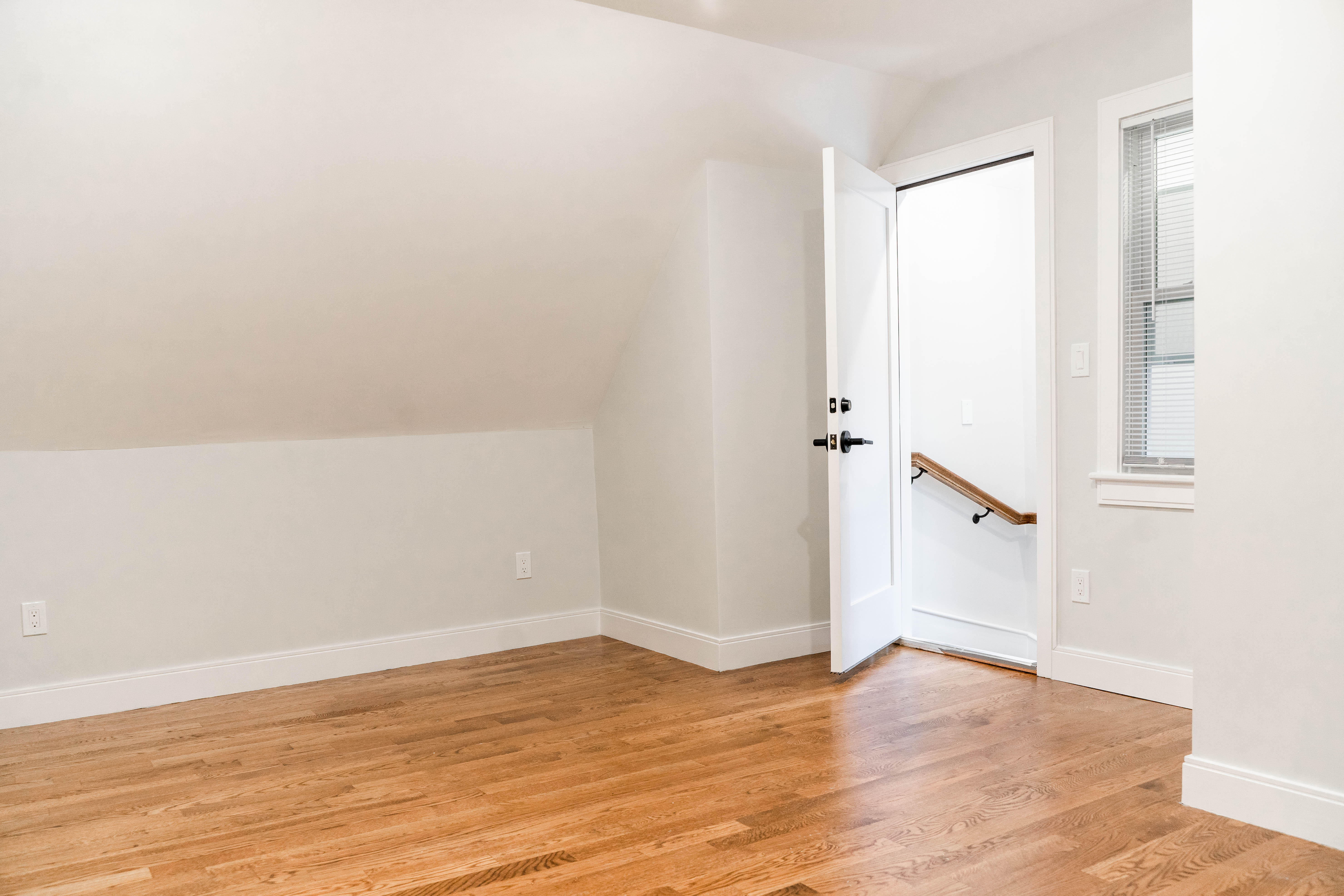5 bed, 2 bath apartment for rent at 11 Falkland St Unit 3, Brighton — photo 16 of 28
