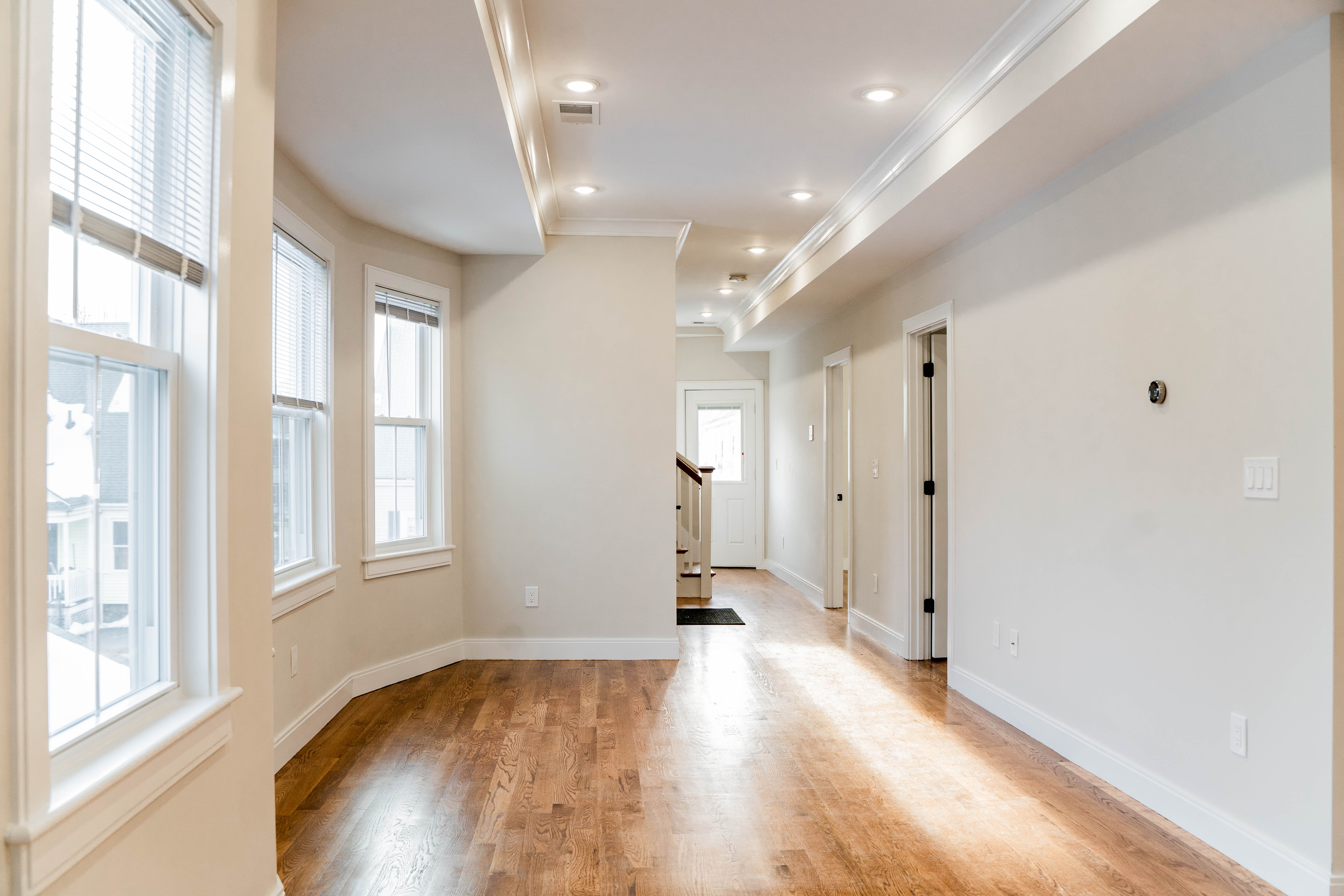 5 bed, 2 bath apartment for rent at 11 Falkland St Unit 3, Brighton — photo 9 of 28