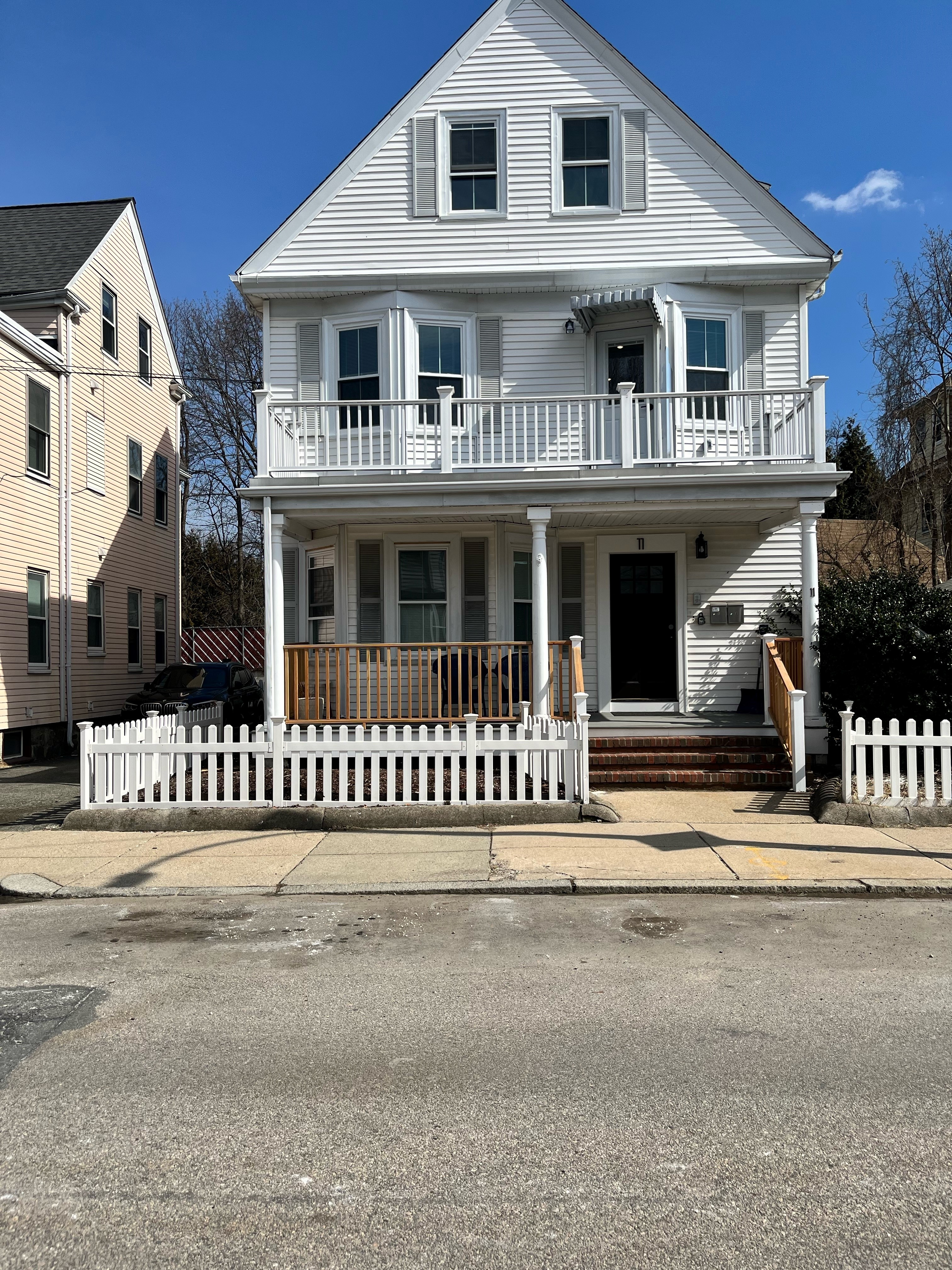 5 bed, 2 bath apartment for rent at 11 Falkland St Unit 3, Brighton — photo 1 of 28
